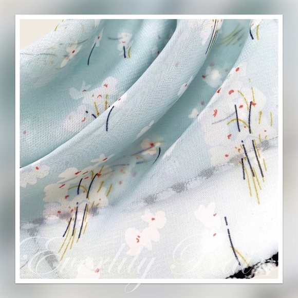 FACE MASK SALE! Floral Convertible Scarf Face Mask - Picture 5 of 13